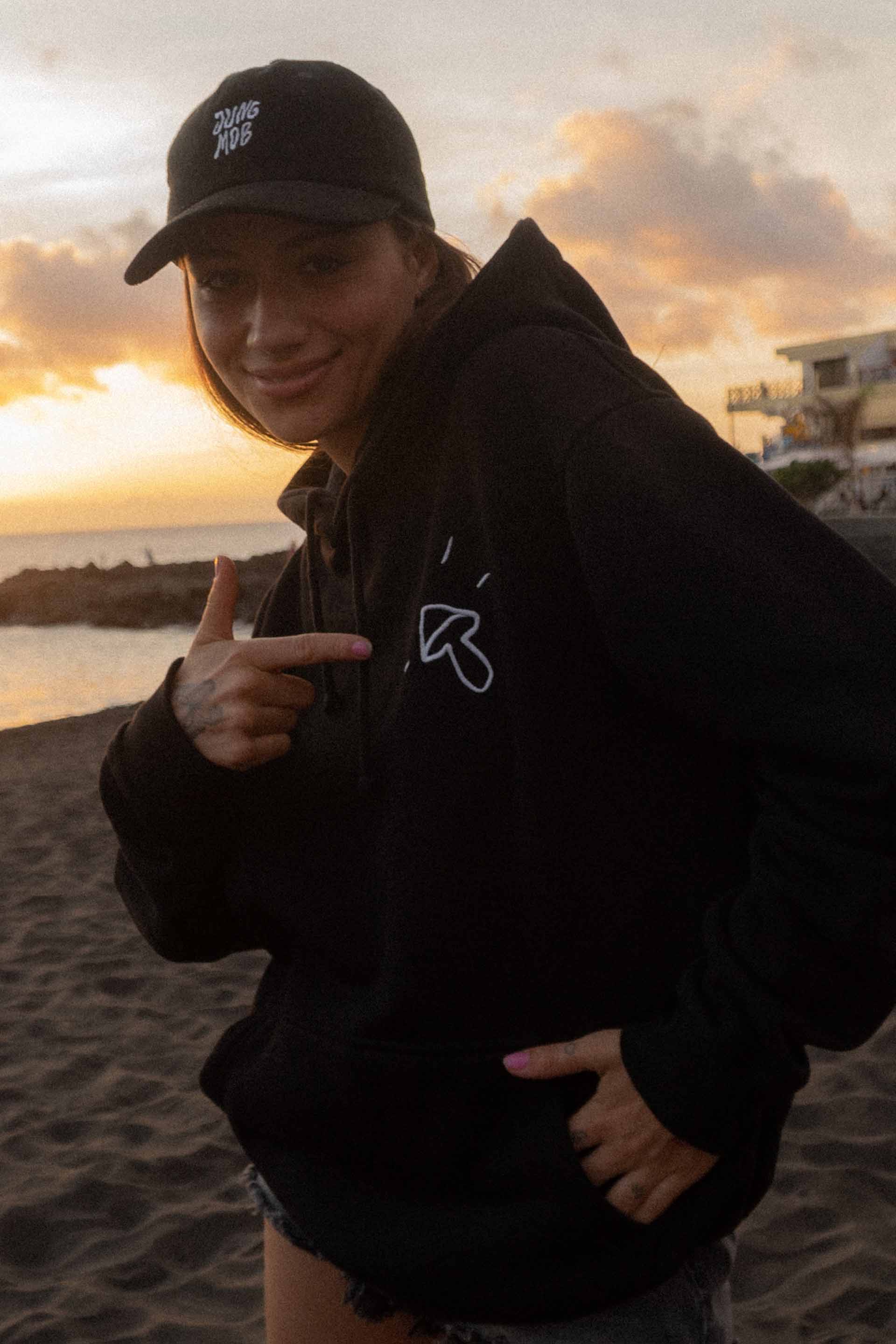 BLUZA UNISEX NATURE IS OKAY BLACK WMN