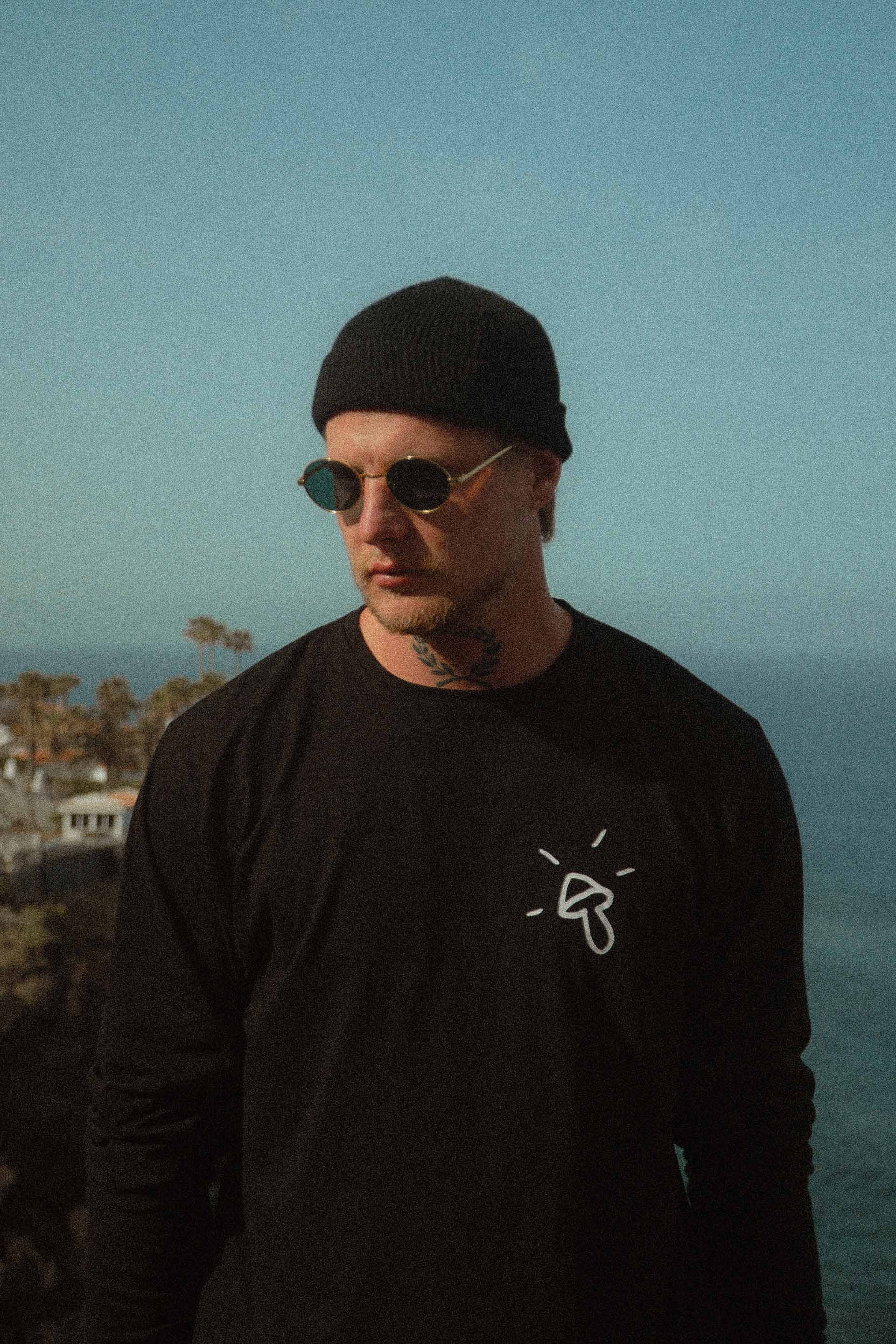 LONGSLEEVE NATURE IS OK BLACK MEN