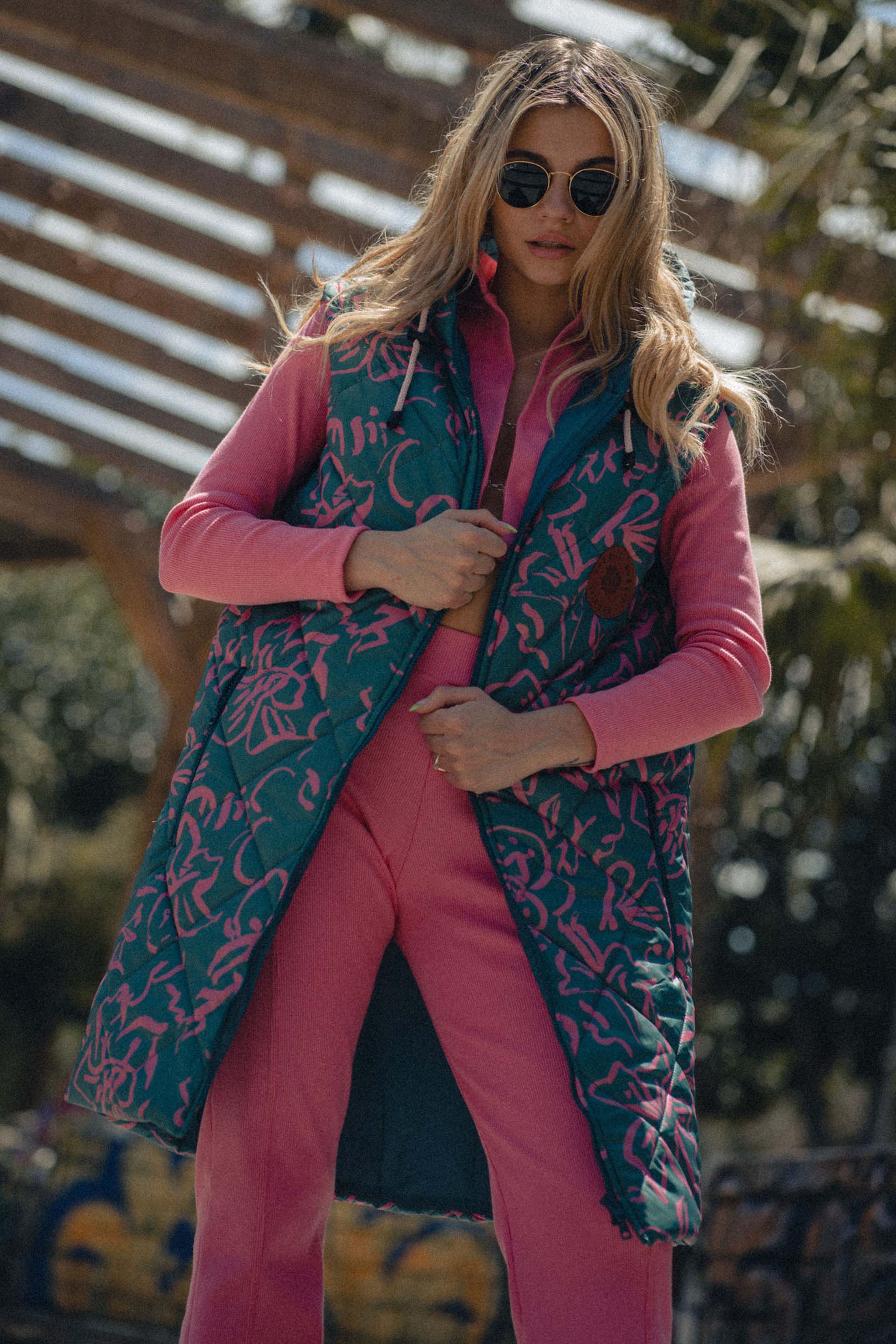 KAMIZELKA ABSTRACT FLOWERS GREEN LONG