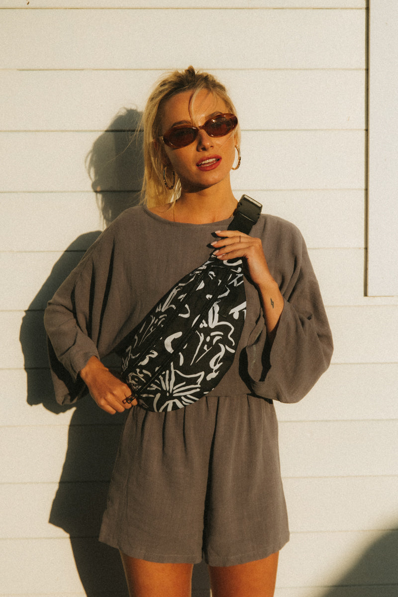 NERKA ROVE ABSTRACT FLOWERS BLACK