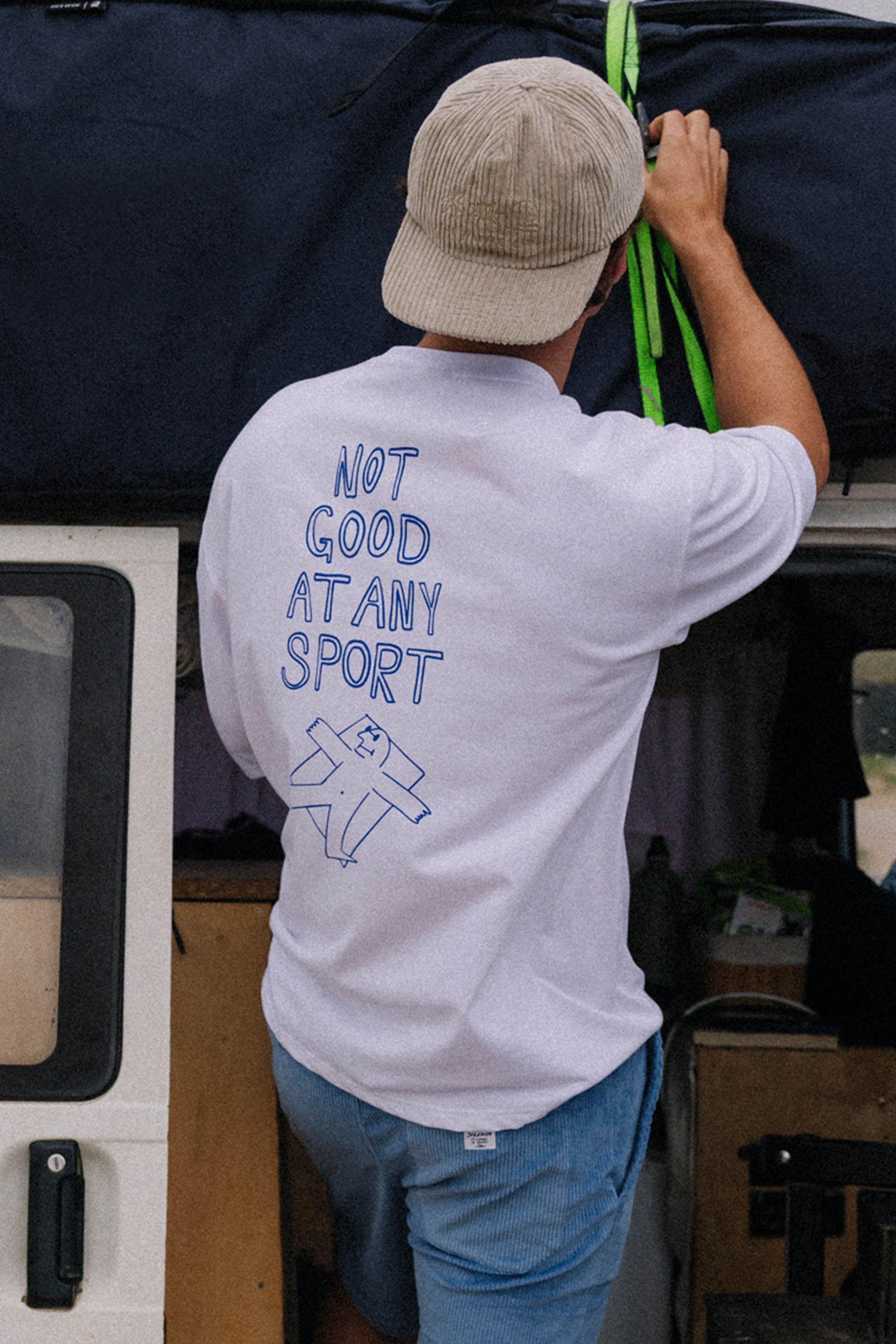 T-SHIRT BOXY NOT GOOD AT ANY SPORT MEN