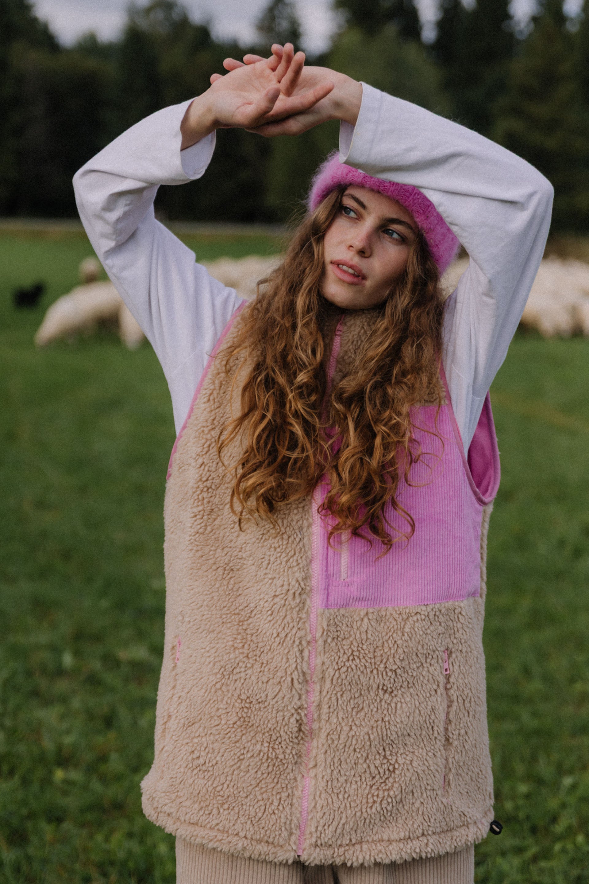 KAMIZELKA BARANEK VEST MILKSHAKE