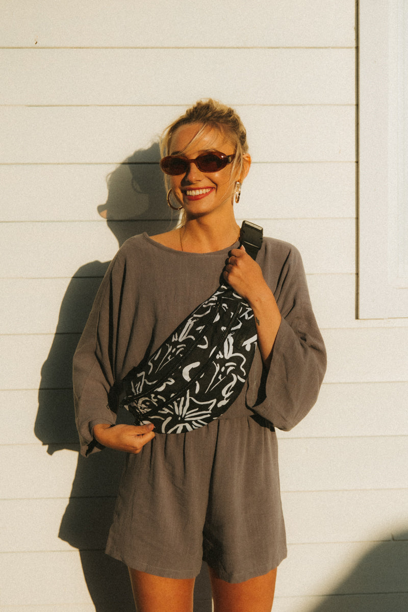 NERKA ROVE ABSTRACT FLOWERS BLACK