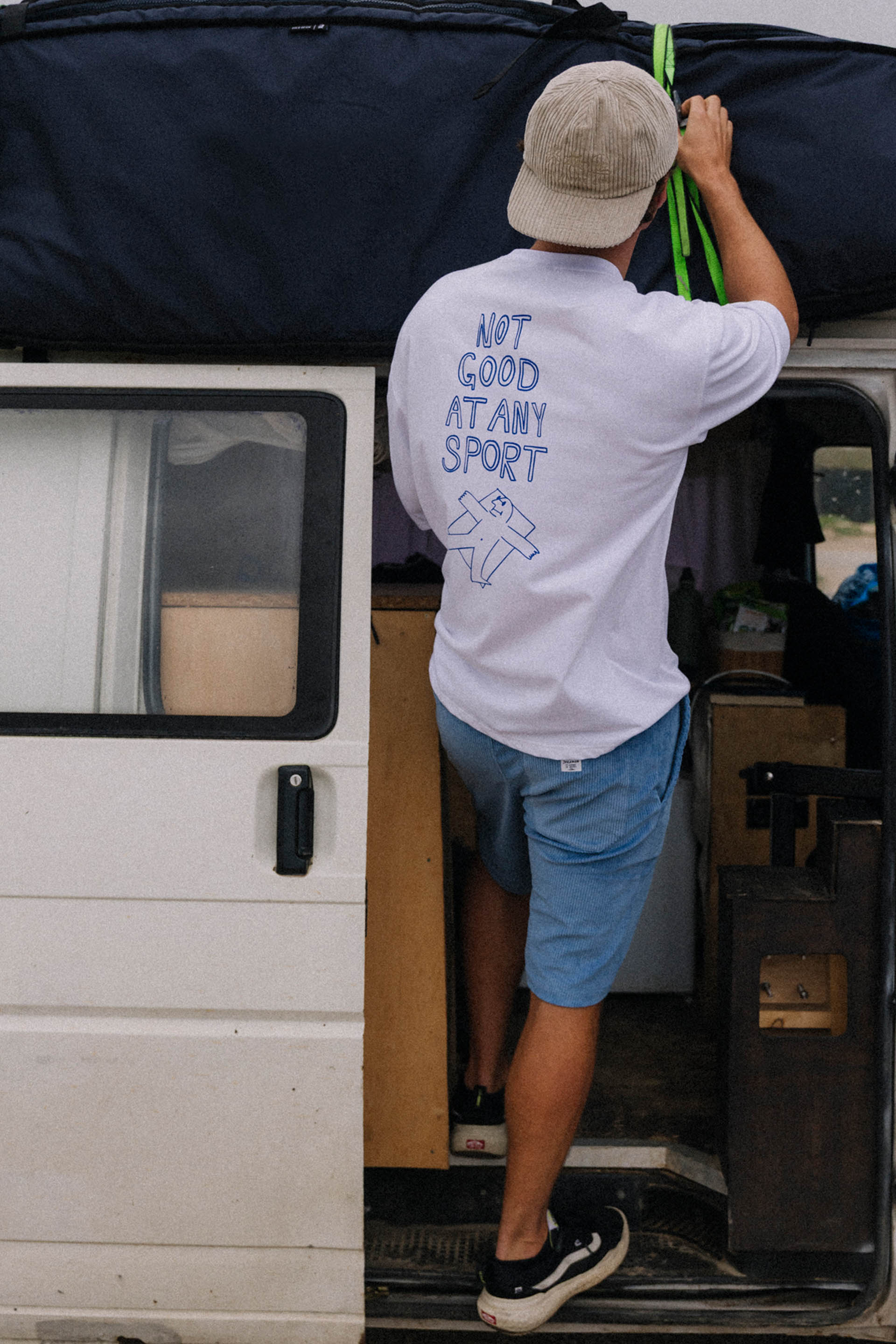 T-SHIRT BOXY NOT GOOD AT ANY SPORT MEN