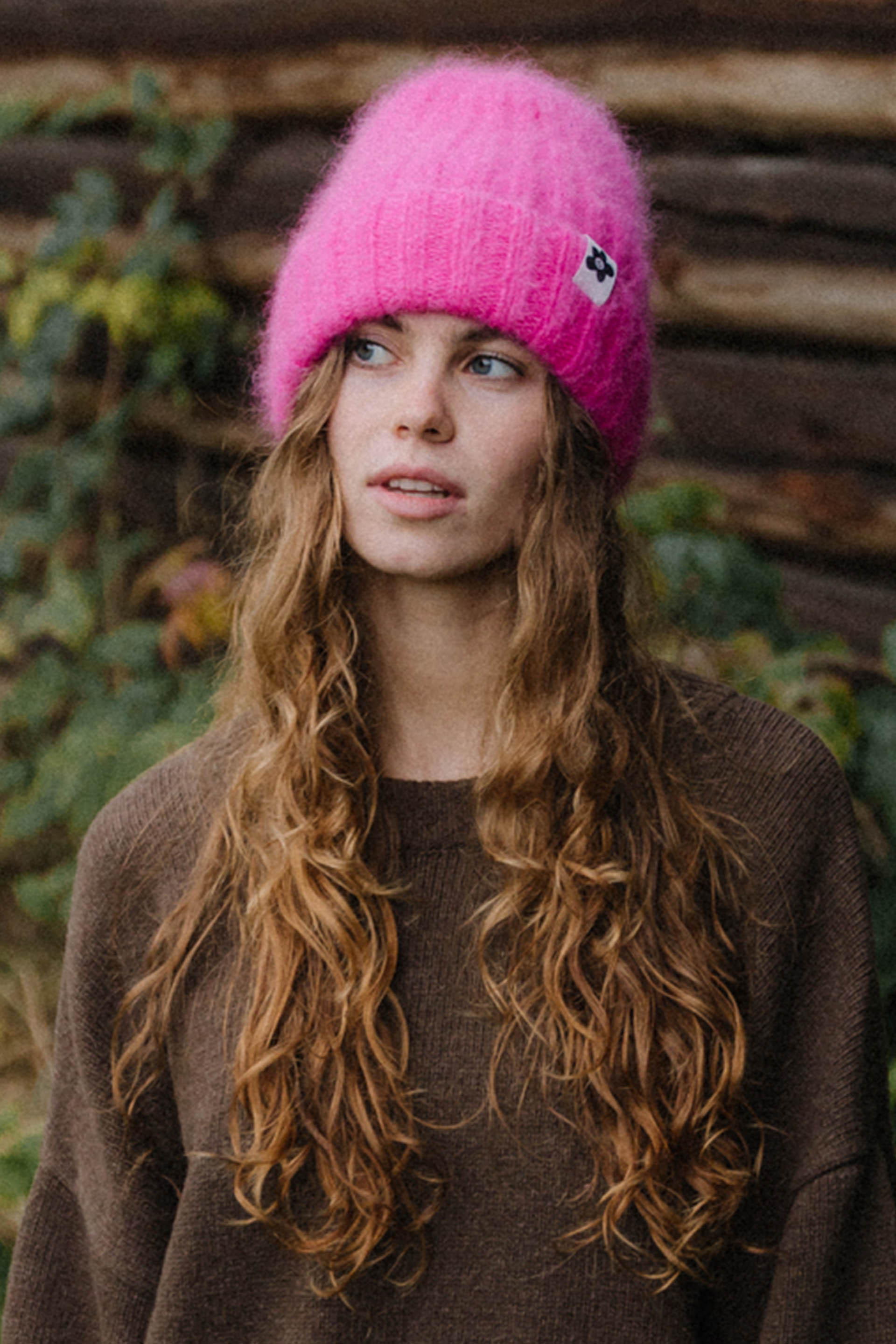 CZAPKA MOHER FLUFFY ELECTRIC PINK