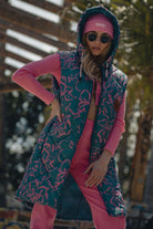 KAMIZELKA ABSTRACT FLOWERS GREEN LONG