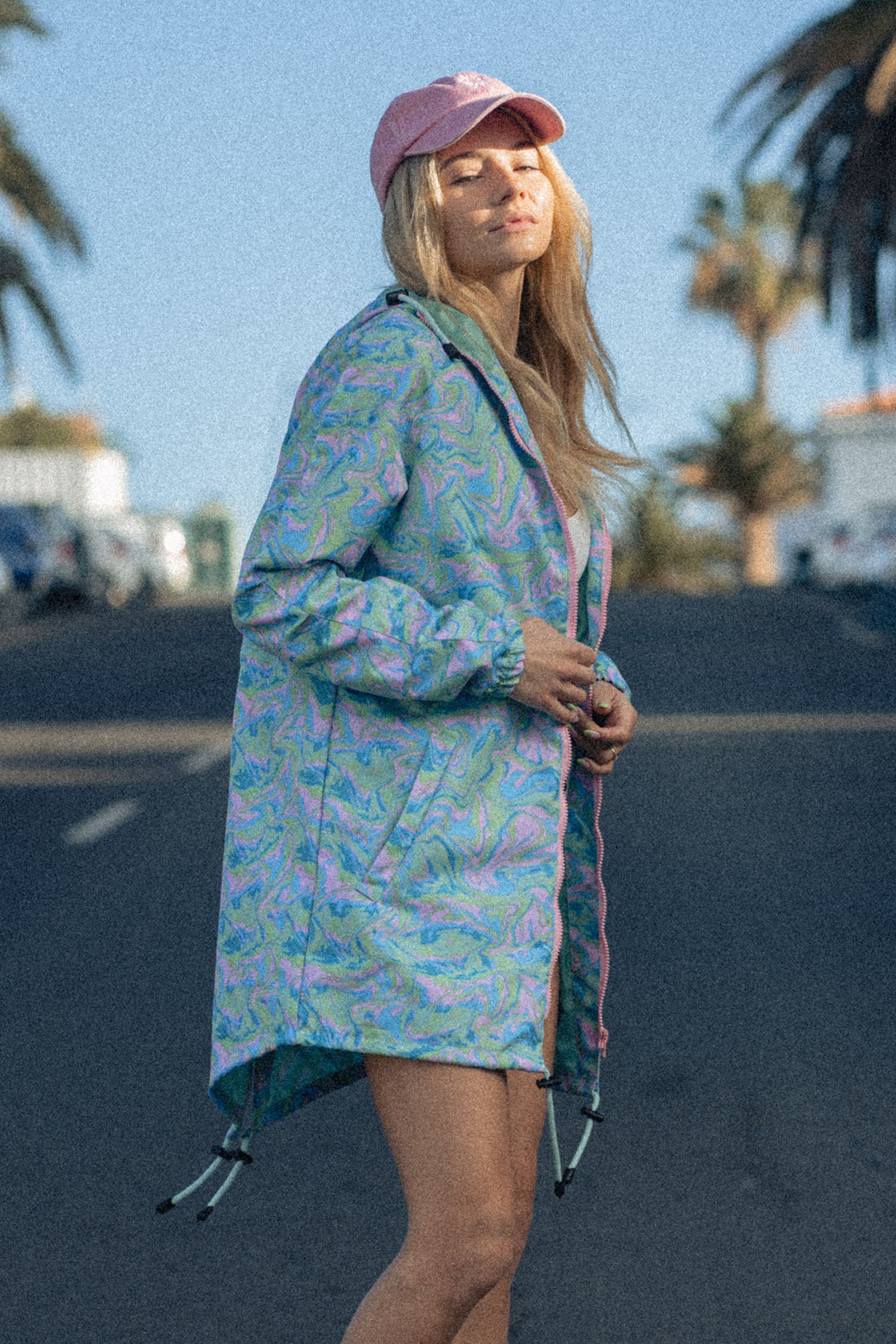 KURTKA ABSTRACT HOLO RAIN