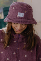 KAPELUSZ LUCKY DAISY LAVENDER BUCKET