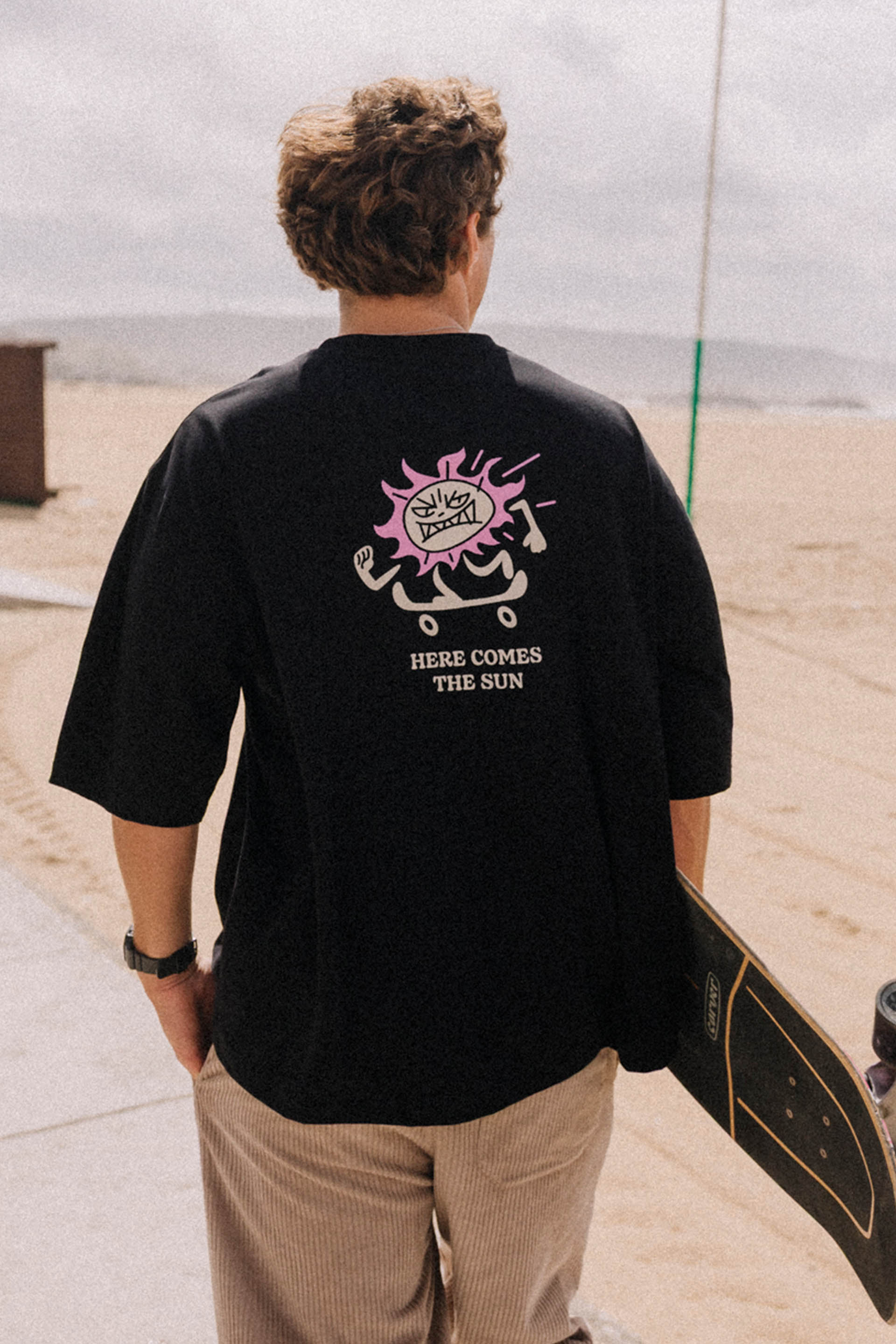 T-SHIRT BOXY HERE COMES THE SUN MEN