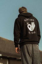 BLUZA UNISEX NATURE IS OKAY BLACK MEN