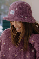 KAPELUSZ LUCKY DAISY LAVENDER BUCKET