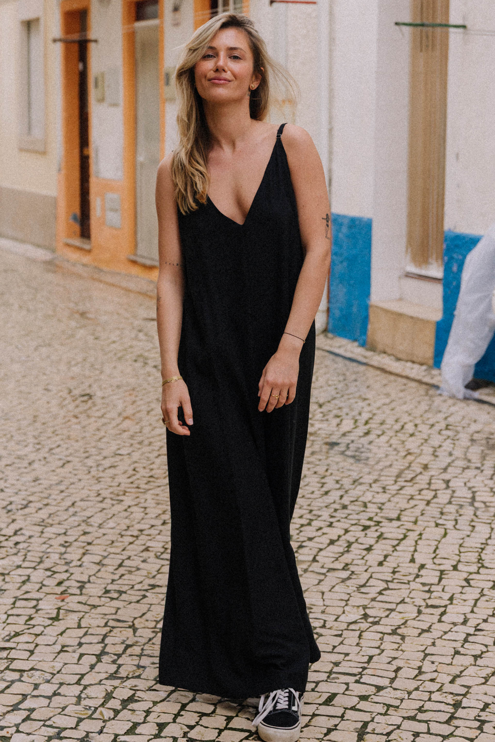 SUKIENKA MADEIRA BLACK