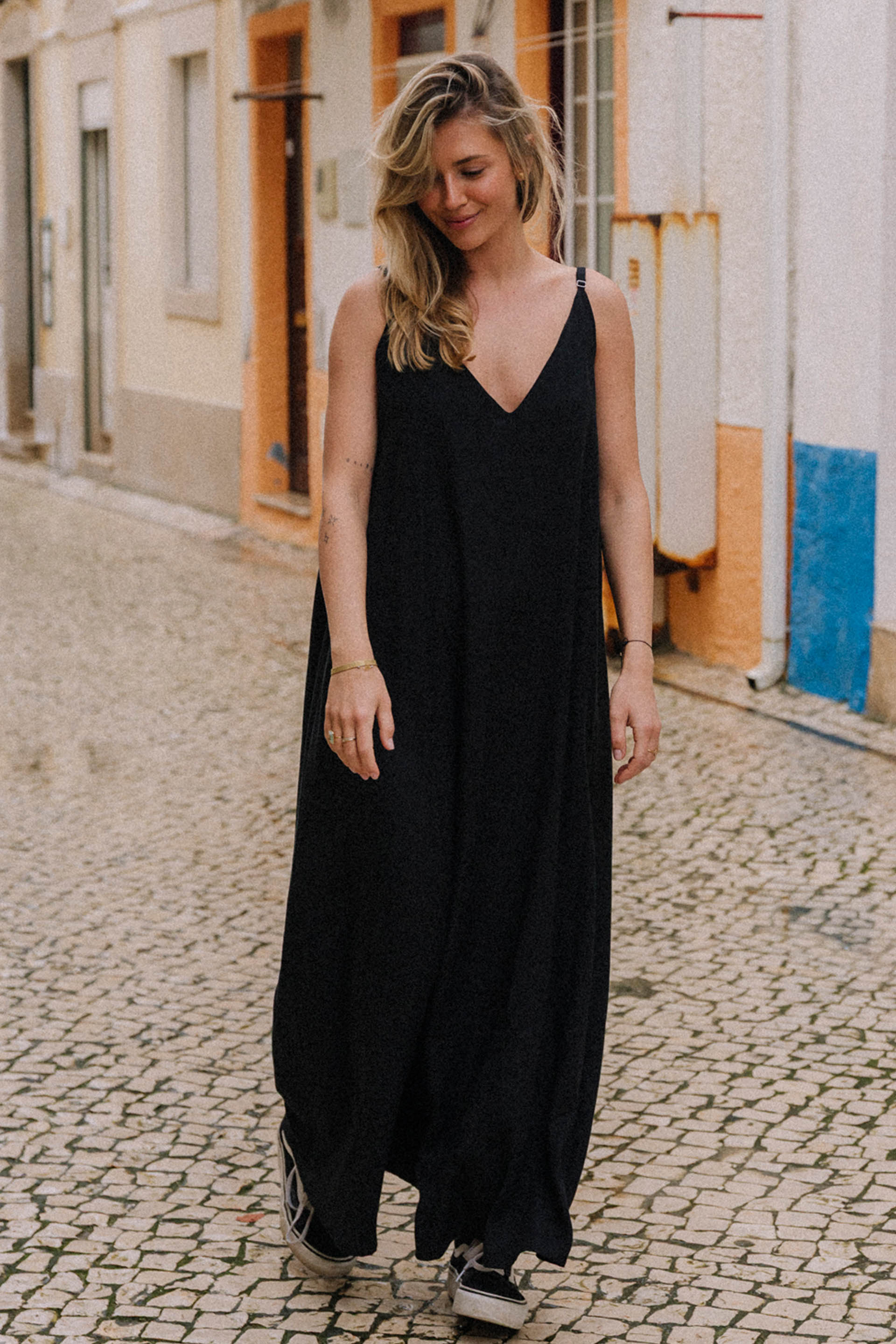 SUKIENKA MADEIRA BLACK