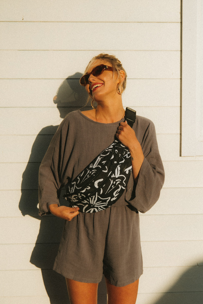 NERKA ROVE ABSTRACT FLOWERS BLACK