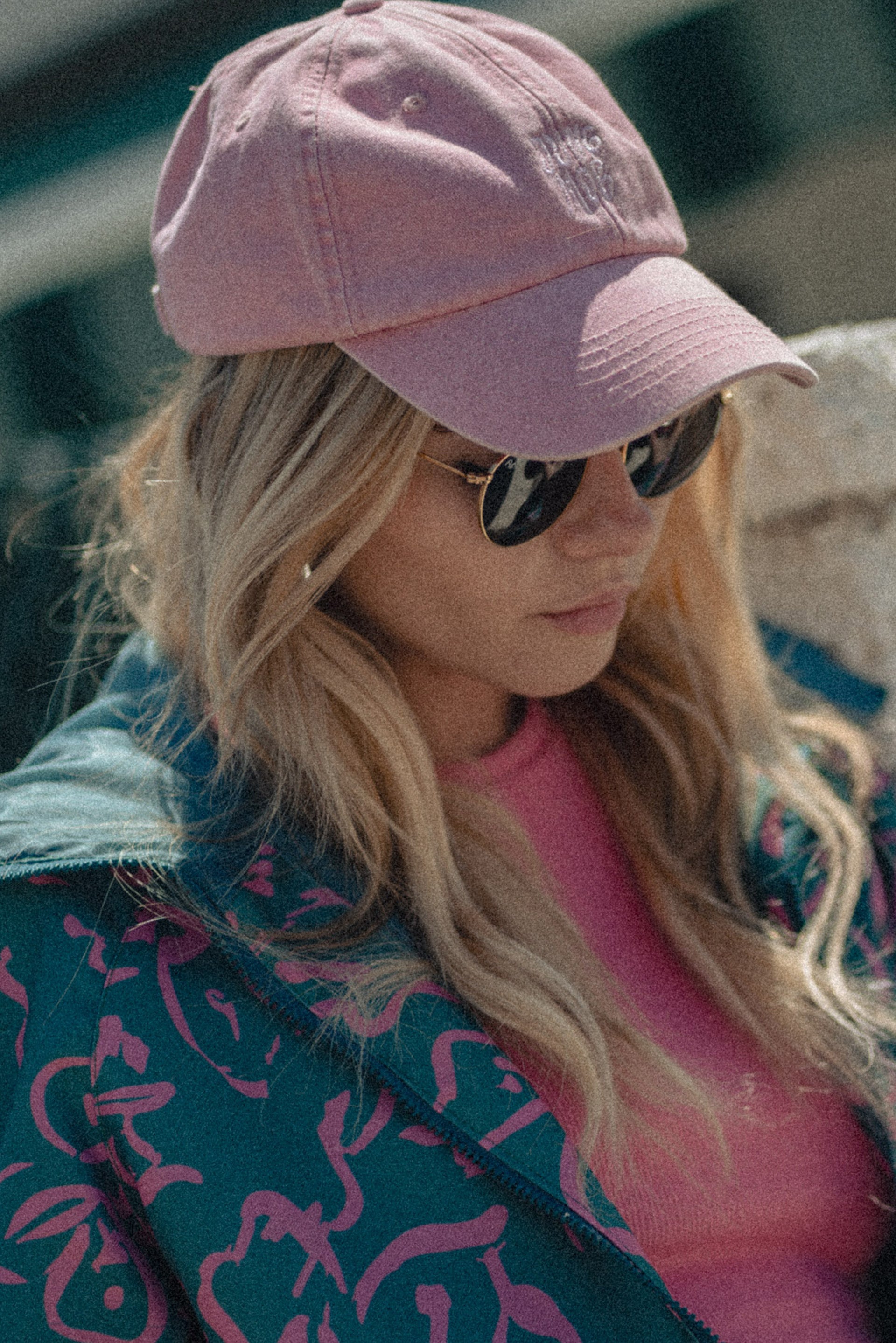 KURTKA ABSTRACT FLOWERS GREEN RAIN